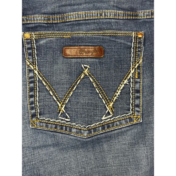 Wrangler Retro Women's Bootcut Blue Denim Jeans - Size 26Wx34 (51x33) - Picture 3 of 5